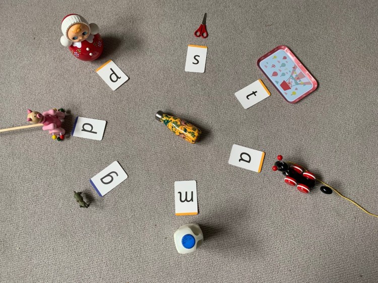 This image has an empty alt attribute; its file name is phonics-spinner.jpg